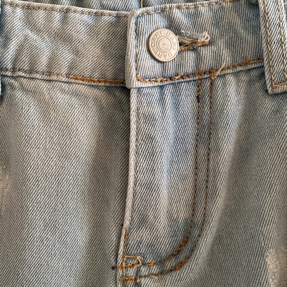 ZAFSI BLINGS Floral Embroidered Mom Jeans - Picture 3 of 10